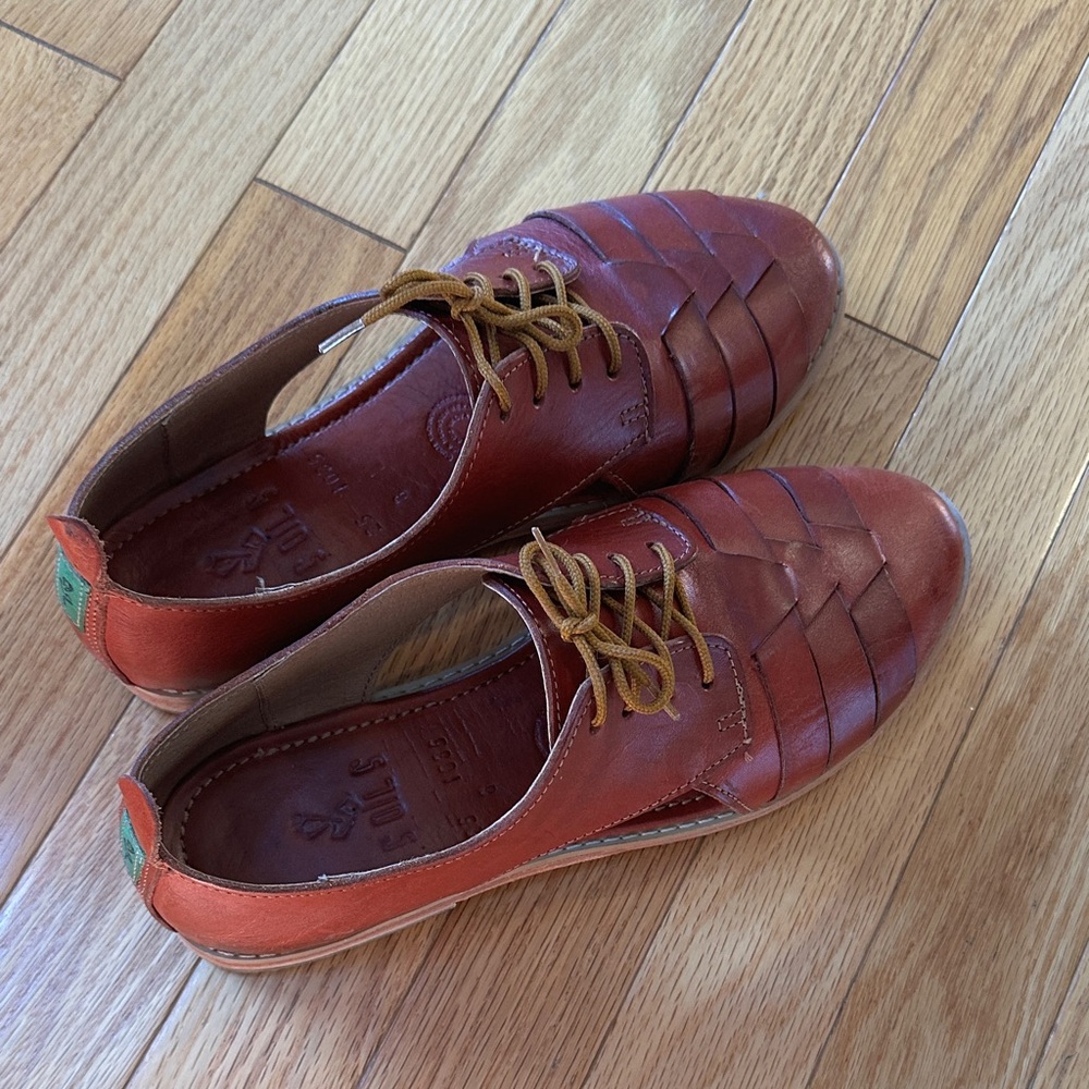 SOLS women’s brown leather shoes
